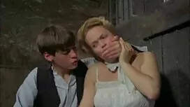 Zrela žena pokazala  ...