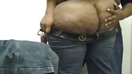 Ljepotica u crnim ča ...