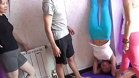 Erotična revija mlad ...