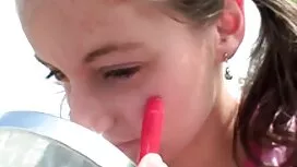 Stariji sommelier je ...