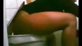 Mlada drolja predala ...