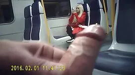 Mlada Britney pliva  ...