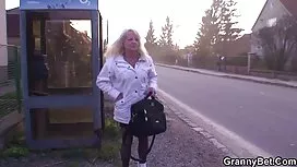 60-godišnja baka sis ...